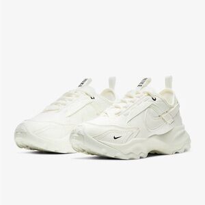 New Nike Women's TC 7900 Shoes - Size 9